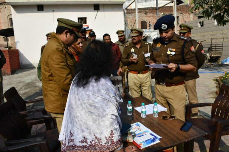 SSP मुजफ्फरनगर द्वारा थाना कोतवाली नगर का आकस्मिक निरीक्षण किया गया व थाना समाधान दिवस का आयोजन कर जनसमस्याओं को ध्यानपूर्वक सुनकर उनके गुणवत्तापूर्ण व त्वरित निस्तारण हेतु सम्बन्धित को निर्देशित किया गया