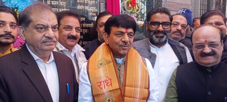 राज्यमंत्री स्वतंत्र प्रभार कपिल देव अग्रवाल (व्यवसायिक शिक्षा कौशल विकास व उधमशीलता विभाग उत्तर प्रदेश) ने गांधी वाटिका में प्रशासनिक कार्यालय का किया लोकार्पण