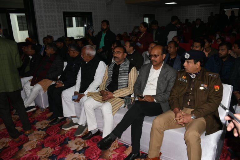 उत्तरप्रदेश स्थापना दिवस के अवसर पर मुजफ्फरनगर पुलिस द्वारा औद्योगिक प्रशिक्षण संस्थान, सर्कुलर रोड, मुजफ्फरनगर में जागरूकता कार्यक्रम का किया गया आयोजन