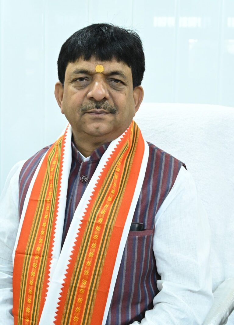 मुजफ्फरनगर के ट्रांसपोर्टरों की समस्याओं पर राज्य मंत्री कपिल देव अग्रवाल ने केंद्रीय मंत्री नितिन गडकरी को लिखा पत्र