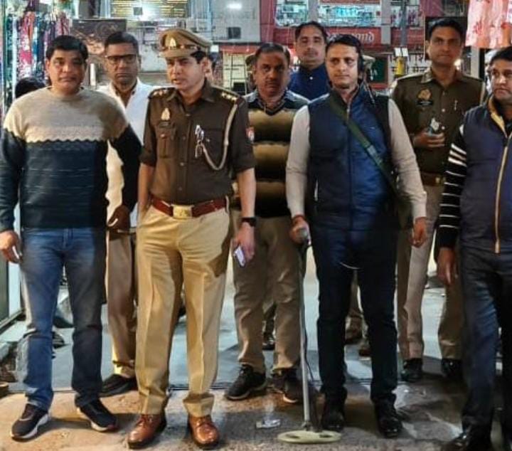 मुजफ्फरनगर  – महाशिवरात्रि के पूर्व नगर कोतवाली नगर कोतवाली प्रभारी बबलू कुमार वर्मा सहित उनकी टीम व LIU टीम ने शहर में चलाया सघन चेकिंग  अभियान