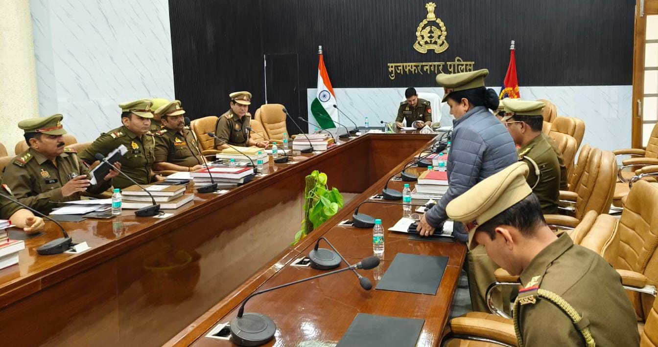 एसपी सिटी सत्यनारायण प्रजापत ने नगर क्षेत्र के समस्त थाना प्रभारियों के साथ गोष्ठी कर अपराध एवं कानून-व्यवस्था की समीक्षा करते हुए दिए आवश्यक दिशा-निर्देश