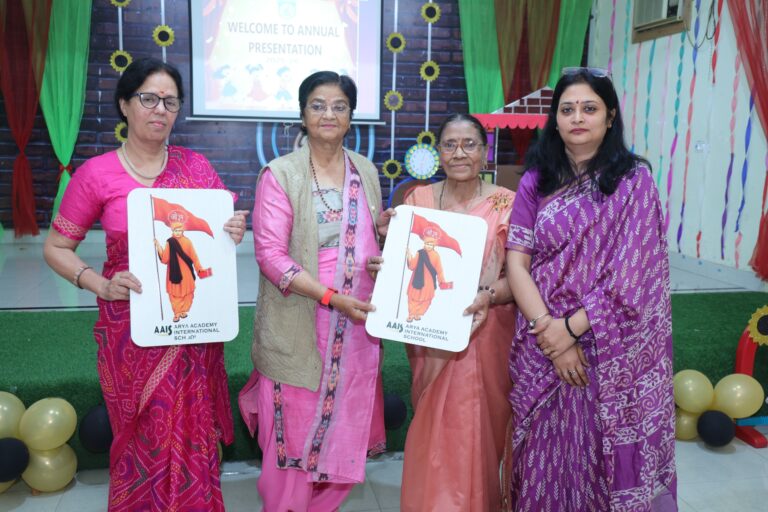 आर्य एकेडमी इण्टरनेशनल स्कूल, एटूजेड रोड़, मुज़फ्फरनगर के प्री-प्राइमरी के नन्हें मुन्नों ने अपने निराले अंदाज़ में दी मनमोहक वार्षिक प्रस्तुति