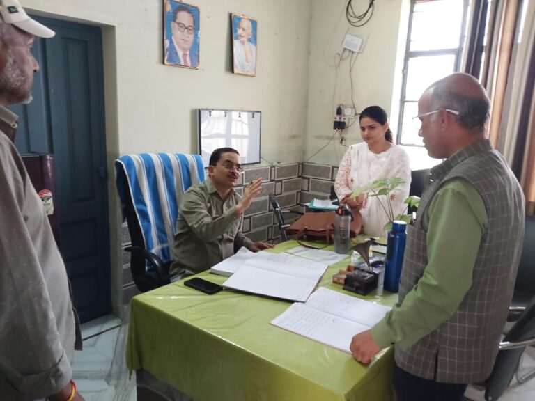 मुख्य चिकित्सा अधिकारी द्वारा मुख्यमंत्री आरोग्य स्वास्थ्य मेले एवं स्वास्थ्य संस्थानों का निरीक्षण, आवश्यक दिशा-निर्देश किए जारी
