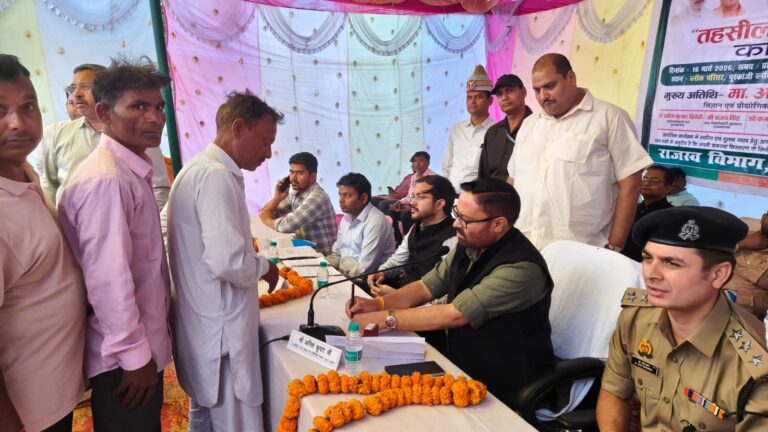 तहसील आपके द्वार कार्यक्रम में कैबिनेट मंत्री अनिल कुमार की अध्यक्षता में सुनी गई जन समस्याएं, अधिकारियों को दिए त्वरित निस्तारण के निर्देश