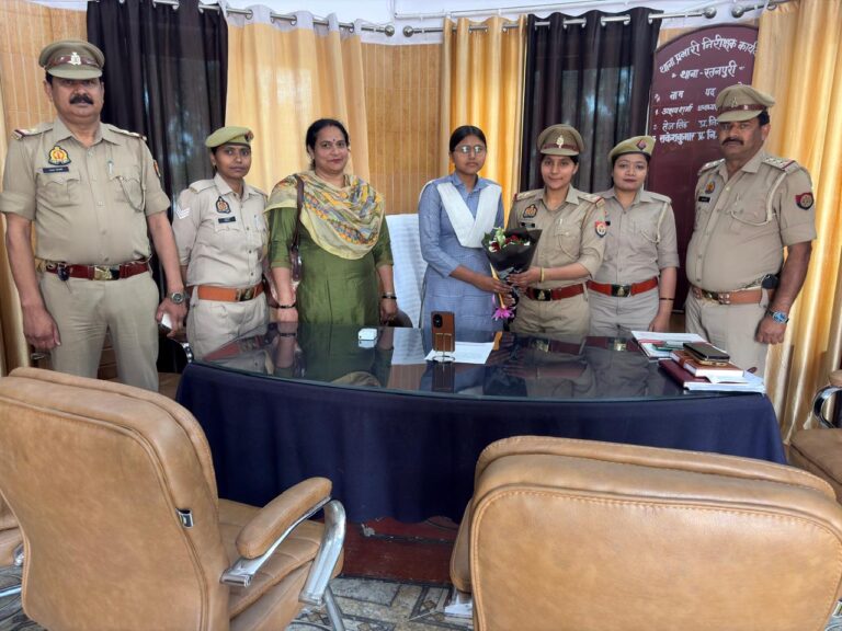 मुजफ्फरनगर – समस्त थानों पर एक दिवसीय थाना प्रभारी के रूप में मेधावी छात्राओं ने संभाली कमान, जनसुनवाई कर आमजन की समस्याओं को सुना गया