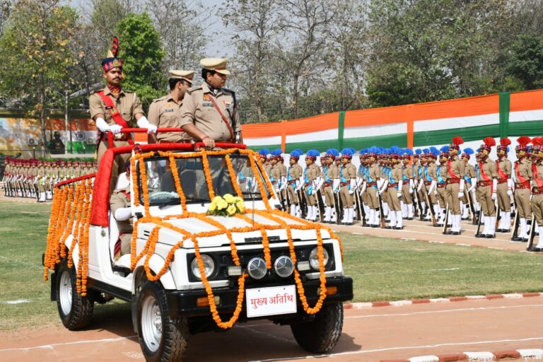 प्रशिक्षु आरक्षियों की पासिंग आउट परेड(दीक्षांत परेड) की फुल ड्रेस रिहर्सल का SSP मुजफ्फरनगर द्वारा किया गया निरीक्षण,