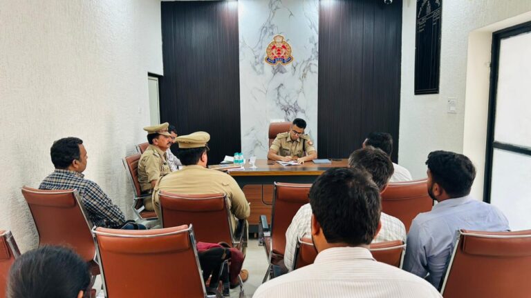 पुलिस अधीक्षक ग्रामीण, मुजफ्फरनगर द्वारा थाना बुढाना पर थाना समाधान दिवस के दौरान जनसमस्याओं को ध्यानपूर्वक सुनकर उनके गुणवत्तापूर्ण व त्वरित निस्तारण हेतु सम्बन्धित को निर्देशित किया गया