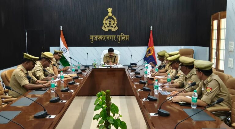 पुलिस अधीक्षक यातायात, मुजफ्फरनगर द्वारा जनपद में ट्रैफिक जाम की समस्या कम करने हेतु रूट मार्शलों को किया गया ब्रीफ