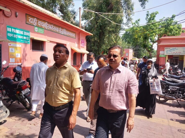 मरीजों की सुविधाओं को लेकर सख्त हुए सीएमओ, जिला अस्पताल की व्यवस्थाओं का लिया जायजा