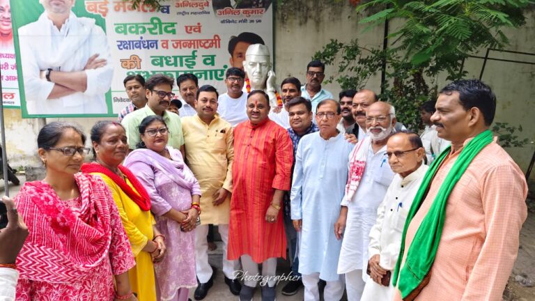 रालोद संसदीय बोर्ड के सदस्य बनने पर अनिल दुबे का लखनऊ में भव्य स्वागत