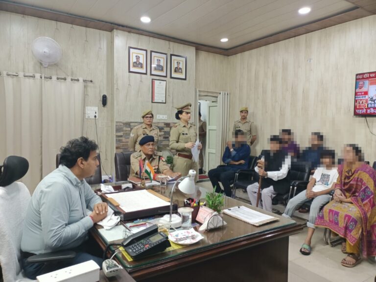 एसएसपी संजय कुमार वर्मा ने पुलिस कार्यालय में सुनी जन शिकायतें, त्वरित निस्तारण के दिए निर्देश