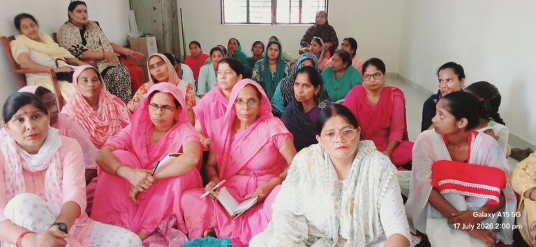 मुजफ्फरनगर: शाहपुर में आंगनवाड़ी कार्यकत्रियों की बैठक आयोजित, पोषण एवं जनकल्याण योजनाओं के प्रभावी क्रियान्वयन के दिए गए निर्देश