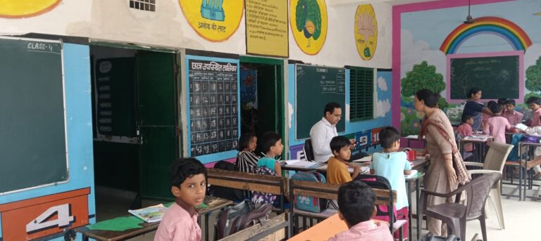 बेसिक शिक्षा अधिकारी ने खतौली के परिषदीय विद्यालयों का किया निरीक्षण, रंगाई-पुताई न कराने पर होगी कार्रवाई