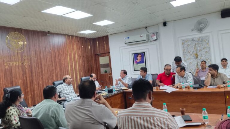 डीएम उमेश मिश्रा की अध्यक्षता में जिला उद्योग बंधु एवं श्रम बंधु समिति की बैठक, उद्योगों से जुड़े मामलों के त्वरित निस्तारण के निर्देश