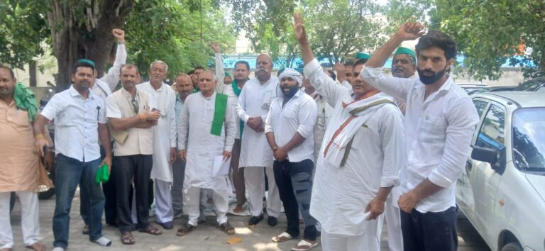 भारत एनपीके’ के नाम पर किसानों से धोखाधड़ी का आरोप, भारतीय किसान यूनियन ने डीएम से जांच और कार्रवाई की मांग की
