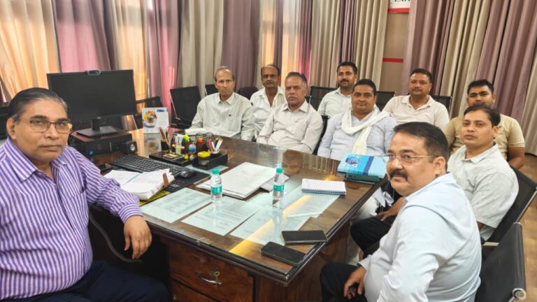 मुजफ्फरनगर – सिटी सेंटर में संयुक्त आयुक्त एवं अन्य जीएसटी अधिकारियों के साथ हुई, भट्ठा स्वामियों की बैठक