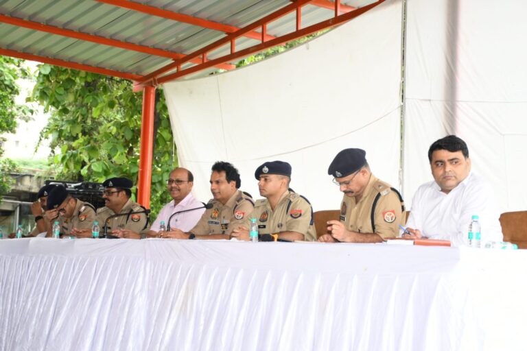 कांवड़ यात्रा-2026: डीएम उमेश मिश्रा और एसएसपी संजय कुमार वर्मा ने पुलिस बल को किया ब्रीफ, सुरक्षा व्यवस्था को लेकर दिए कड़े निर्देश