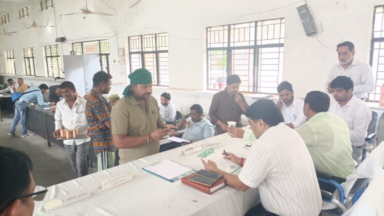 बुढाना तहसील में सम्पूर्ण समाधान दिवस आयोजित, एडीएम व सीओ ने सुनीं जनसमस्याएं
