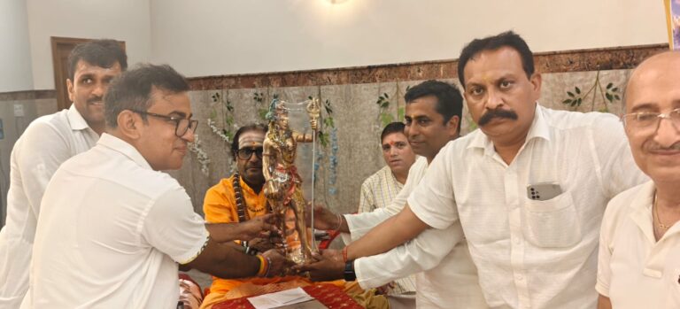 🕉️सावन के प्रथम सोमवार पर द्वारिका सिटी में भव्य महा आरती, केदारनाथ धाम के पूज्य श्री राजशेखर लिंग जी के सान्निध्य में उमड़े श्रद्धालु