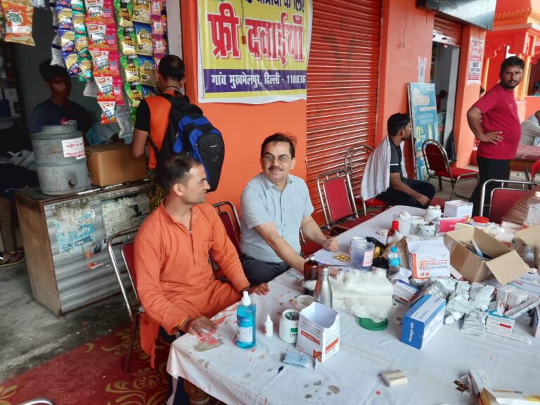 सीएमओ डॉ. सुनील तेवतिया ने कांवड़ चिकित्सा शिविरों का किया निरीक्षण, स्वास्थ्य सेवाओं का लिया जायजा