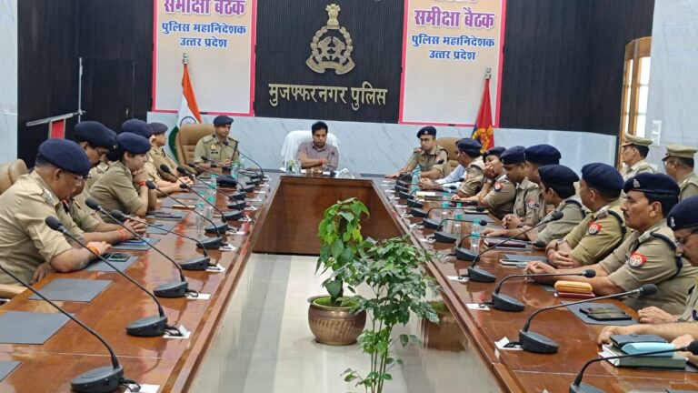कांवड़ यात्रा सफल कराने वाले पुलिस अधिकारियों की SSP ने की सराहना, पुलिस कैफे में साथ किया लंच
