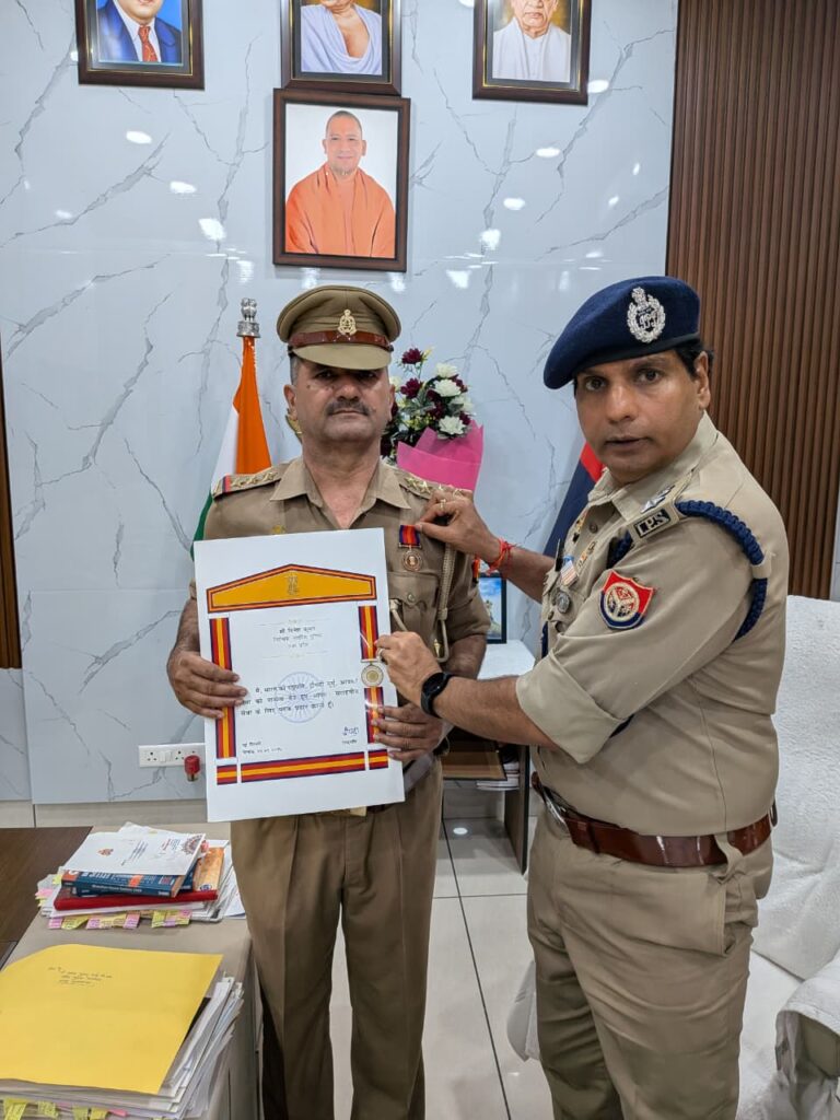 निरीक्षक दिनेश चिकारा को राष्ट्रपति द्वारा “सराहनीय सेवा पदक” से सम्मानित
