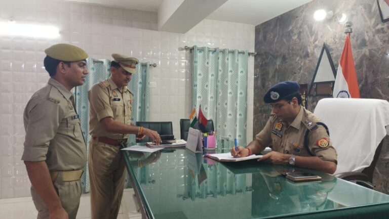 अनुशासन और कार्यप्रणाली सुदृढ़ करने को एसएसपी ने रिजर्व पुलिस लाइन में लिया अर्दली रूम