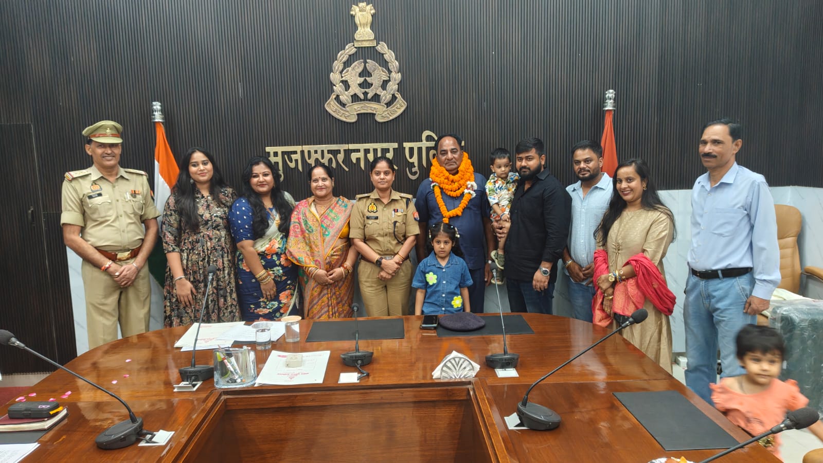 सेवानिवृत्त दरोगा दिनेश कुमार को दी भावभीनी विदाई