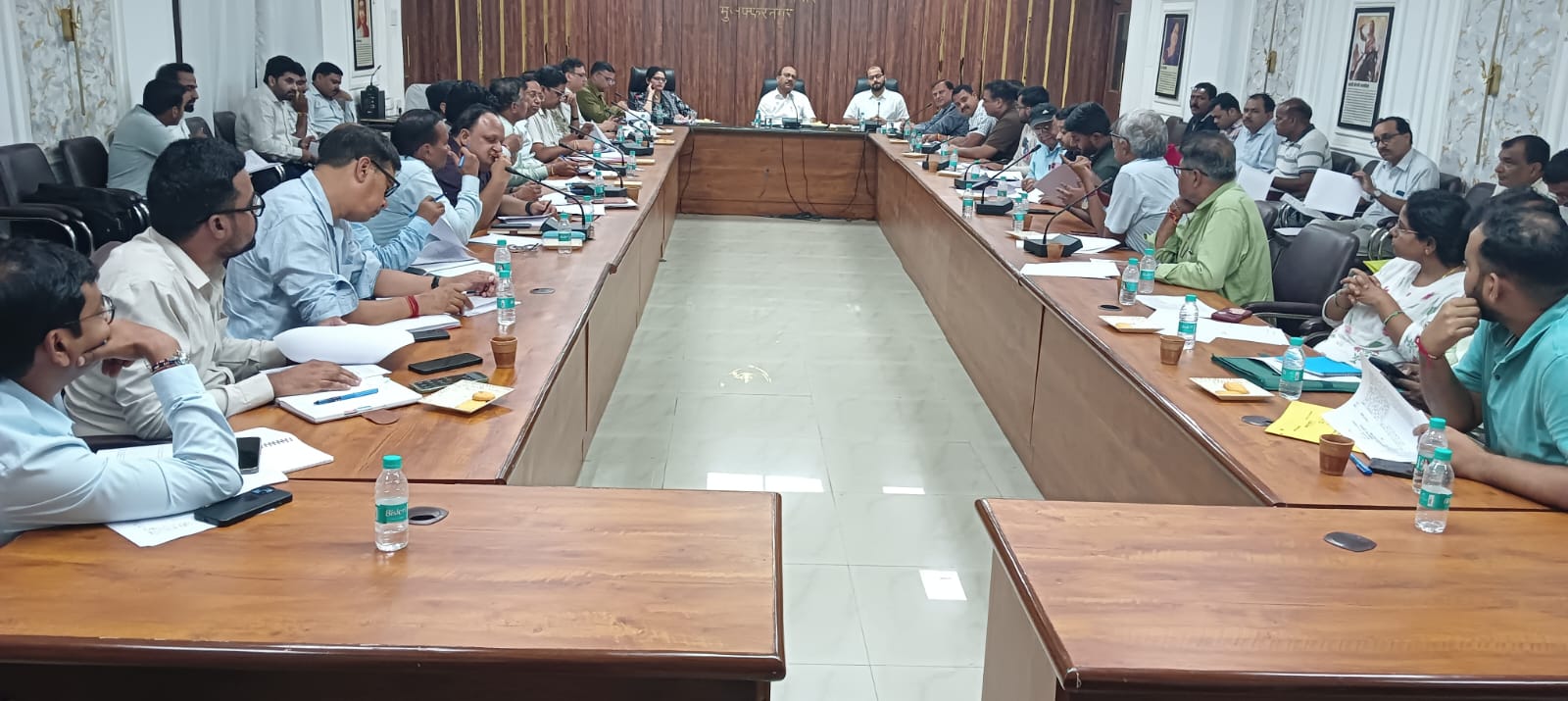 जिला उद्योग बंधु समिति की बैठक में उद्यमियों की समस्याओं के समाधान पर जोर