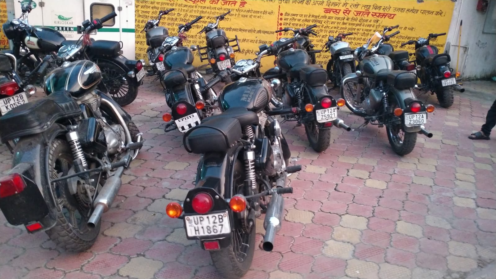 मुजफ्फरनगर – ट्रैफिक पुलिस ने महावीर चौक व मीनाक्षी चौक पर अभियान चलाकर 15 मॉडिफाई साइलेंसर  वाहनों के किए चालान