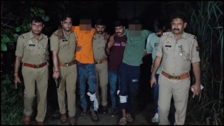 रतनपुरी में पुलिस मुठभेड़, 15 हजार का इनामी समेत दो हिस्ट्रीशीटर गौकश घायल