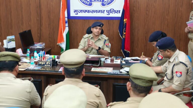 अपराध नियंत्रण को लेकर एसपी सिटी की सख्ती गौकशी व संपत्ति संबंधी अपराधों पर प्रभावी कार्रवाई के निर्देश