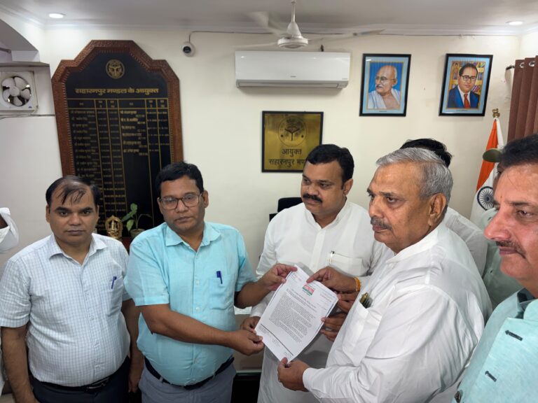हाउस अरेस्ट के बावजूद पुलिस को गच्चा देकर सहारनपुर पहुंचे सांसद हरेंद्र मलिक, कमिश्नर को सौंपा ज्ञापन