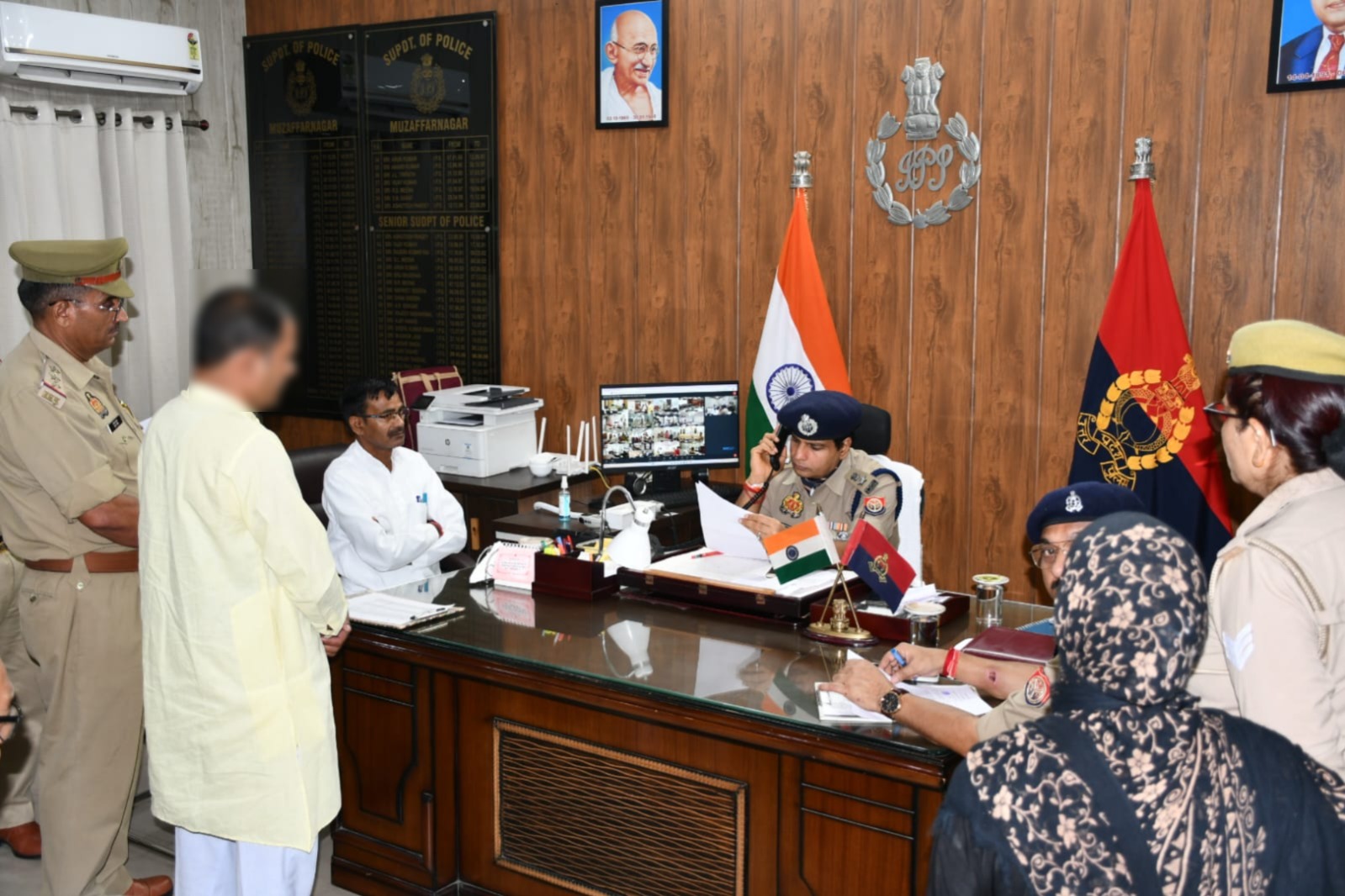 एसएसपी संजय कुमार वर्मा ने सुनीं फरियादियों की शिकायतें, त्वरित निस्तारण के दिए निर्देश