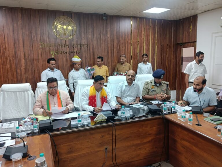 सेवा संकल्प अभियान पर प्रभारी मंत्री सोमेंद्र तोमर का फोकस, योजनाओं का लाभ अंतिम व्यक्ति तक पहुंचाने के दिए निर्देश