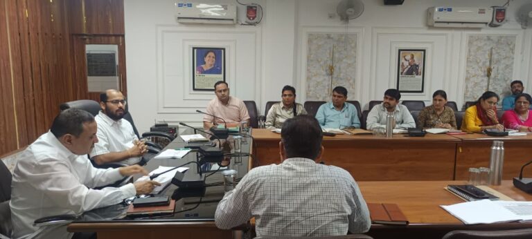 मुजफ्फरनगर: जिला पोषण समिति की समीक्षा बैठक, आंगनवाड़ी केंद्रों के कायाकल्प पर जोर