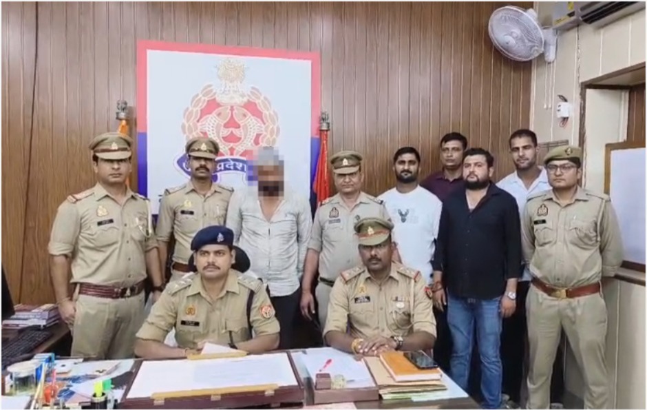 25 हजार का इनामी बदमाश पुलिस मुठभेड़ में घायल, गिरफ्तार