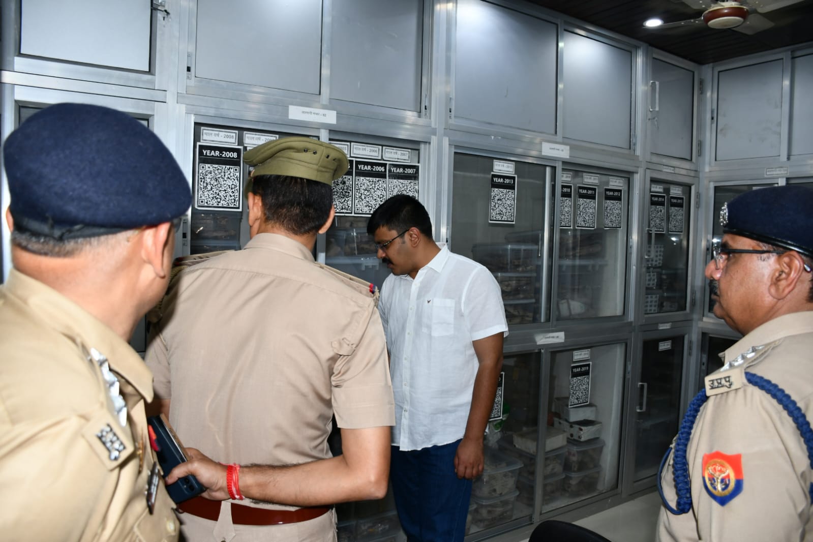 एसएसपी सूरज कुमार राय का बुढ़ाना थाने पर औचक निरीक्षण, लंबित विवेचनाओं की समीक्षा कर दिए निर्देश