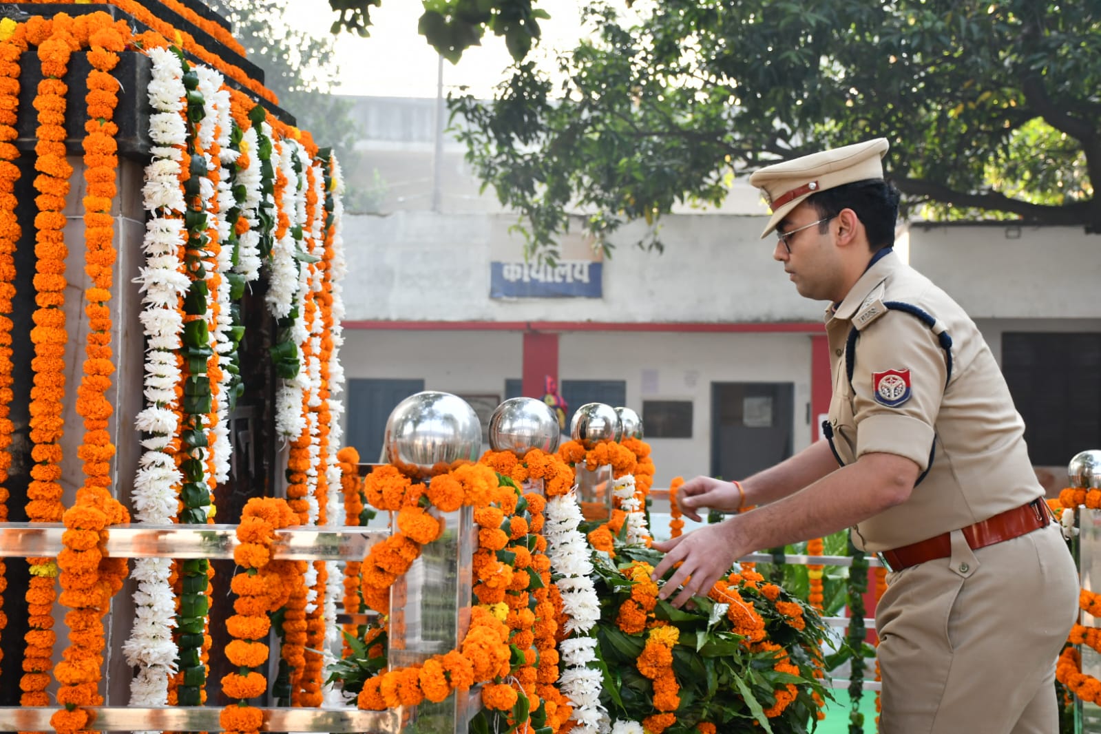 पुलिस स्मृति दिवस पर शहीद पुलिसकर्मियों को नमन, SSP सूरज कुमार राय ने अर्पित की श्रद्धांजलि