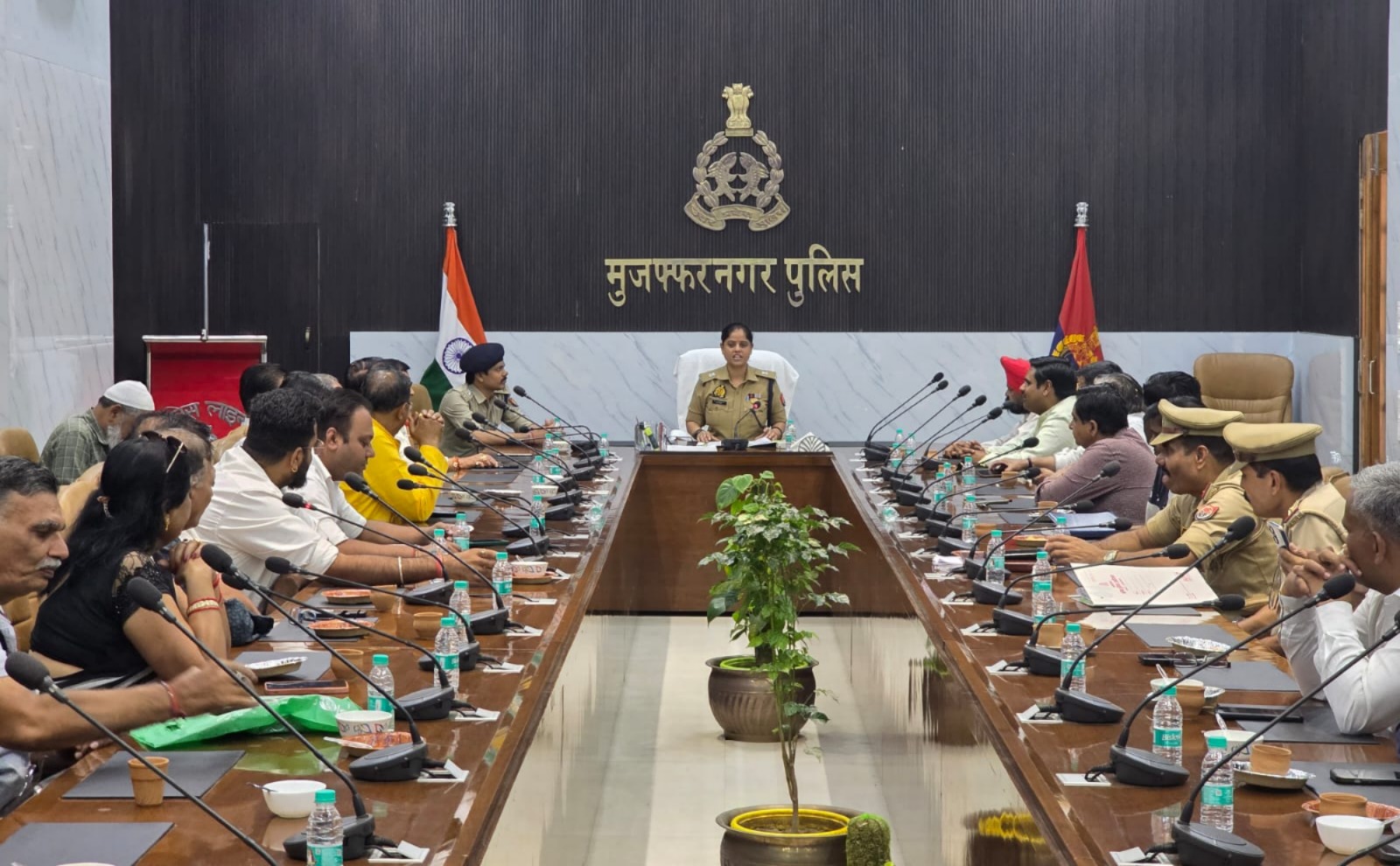 मुजफ्फरनगर में व्यापारी सुरक्षा को लेकर पुलिस सख्त, CCTV से लेकर कैश, ट्रांसपोर्ट तक सतर्कता के निर्देश; साइबर ठगी से बचाव के भी उपाय बताए