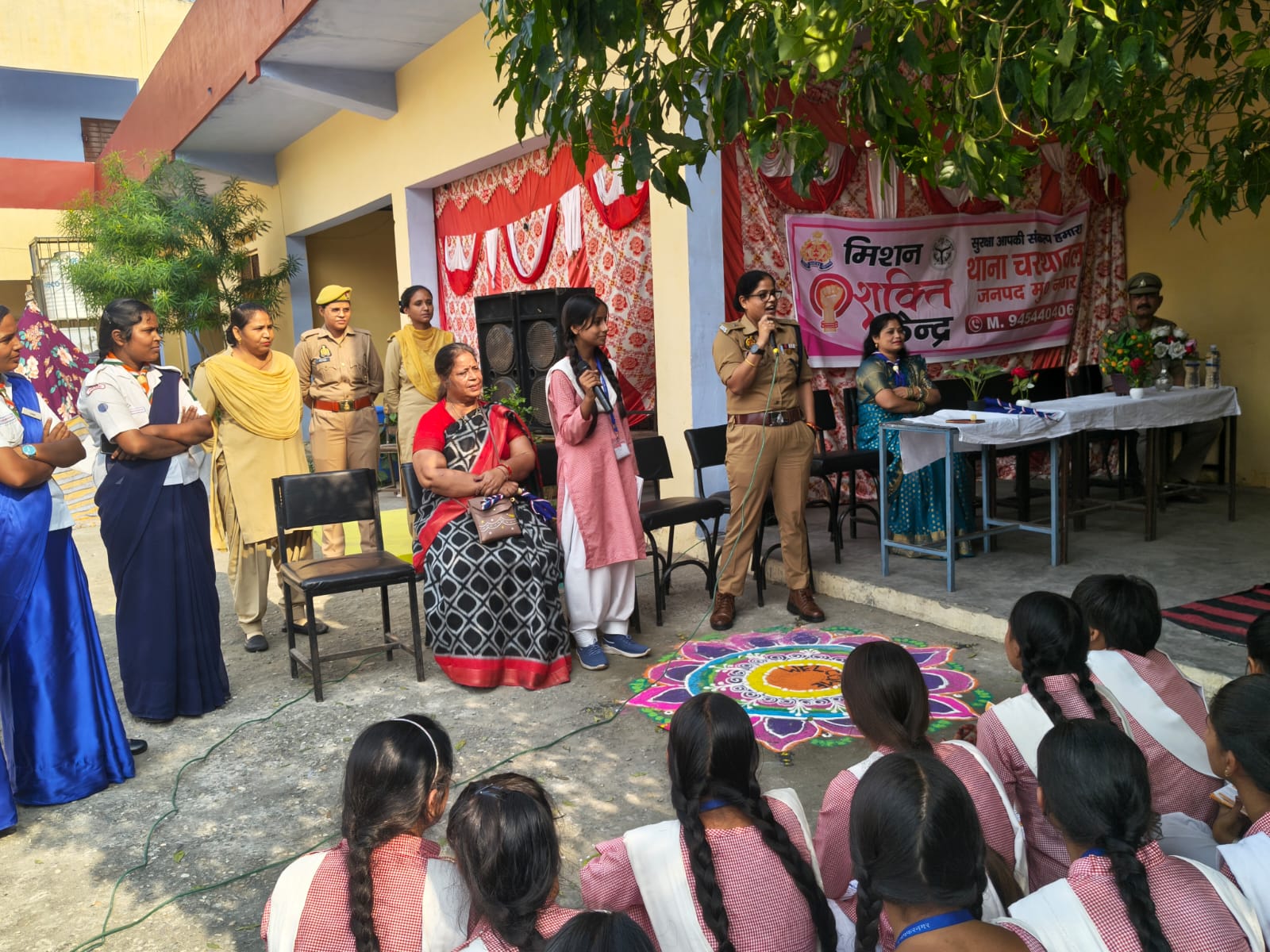 चरथावल में मिशन शक्ति 6.0: एसपी क्राइम इंदु सिद्धार्थ ने छात्राओं को किया जागरूक, महिला सुरक्षा और साइबर अपराध से बचाव के बताए तरीके