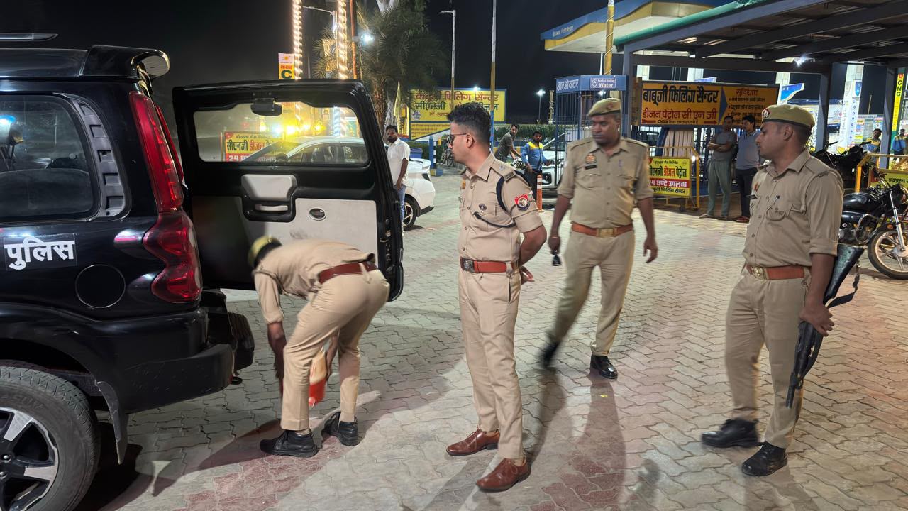 शाहपुर में SP ग्रामीण की दस्तक, PRV और ड्यूटी पॉइंट्स का निरीक्षण कर पुलिसकर्मियों को दिए मुस्तैदी के निर्देश